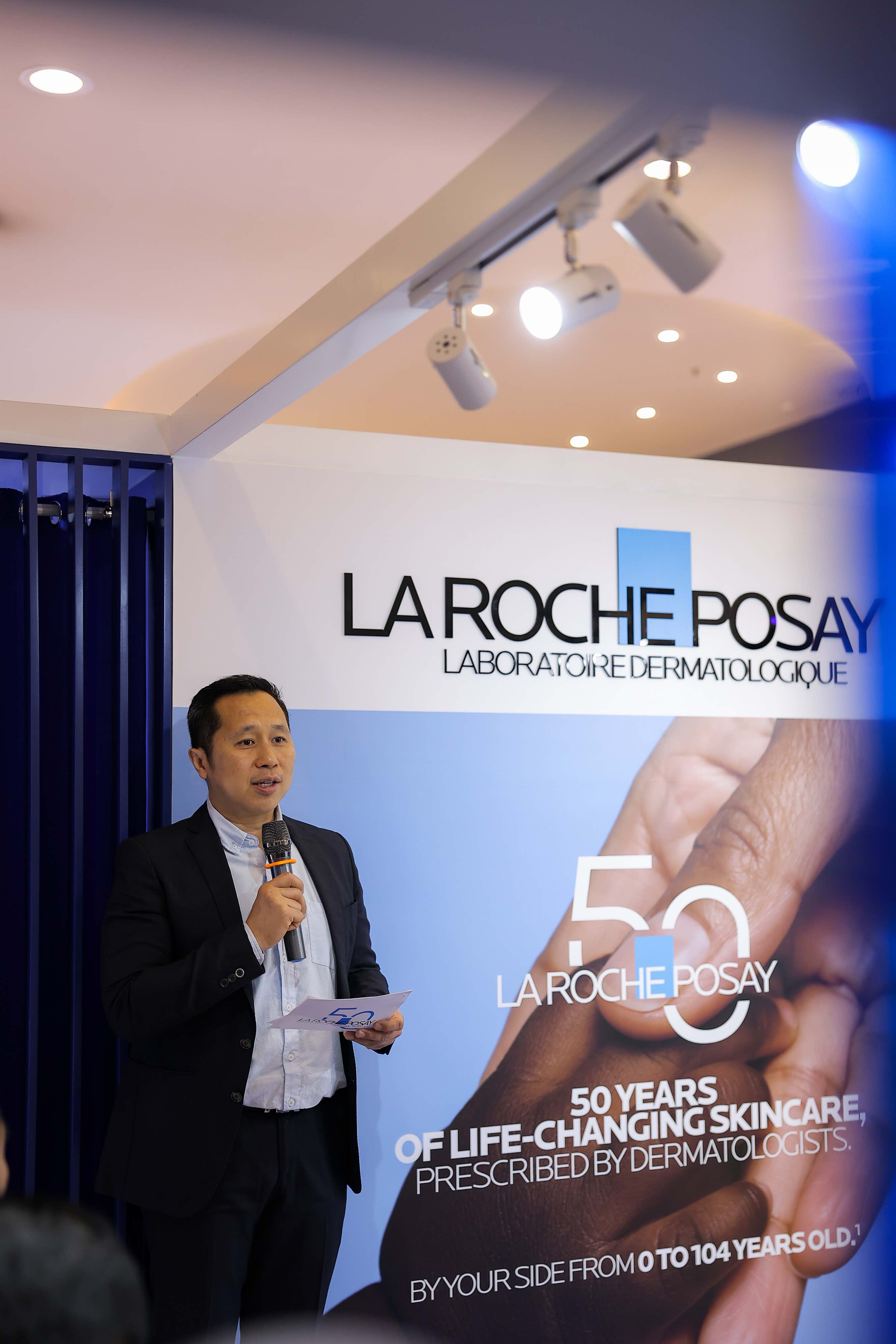 Satria Bakti, Head of Commercial, Guardian Indonesia di Acara Perayaan 50 Tahun La Roche-Posay