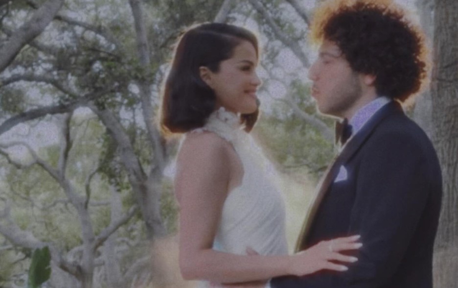 Ibu Selena Gomez Ungkap Sosok yang Mendampingi Putrinya di Pelaminan