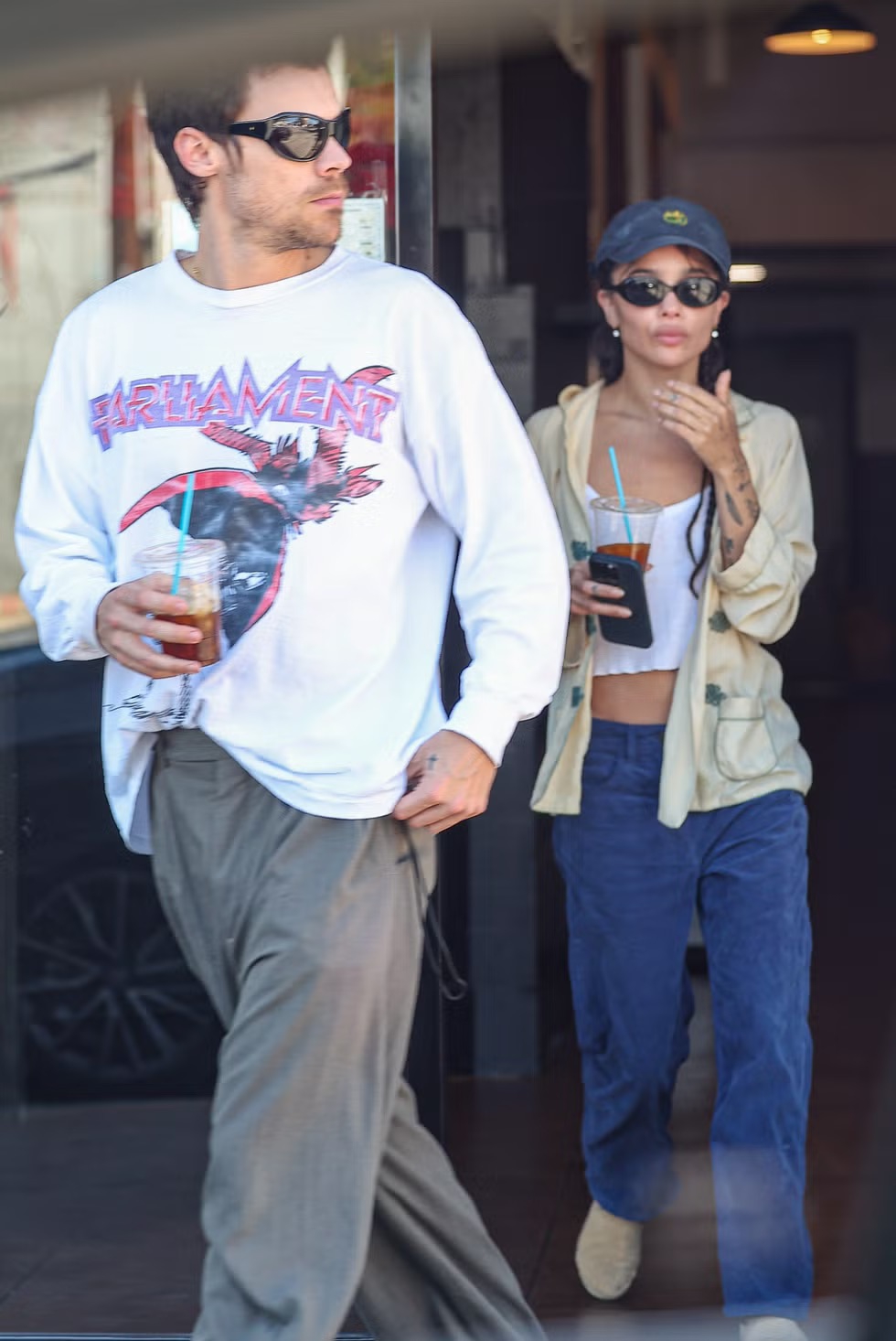Harry Styles dan Zo&euml; Kravitz Tampil Senada Saat Coffee Date Pra-Grammys
