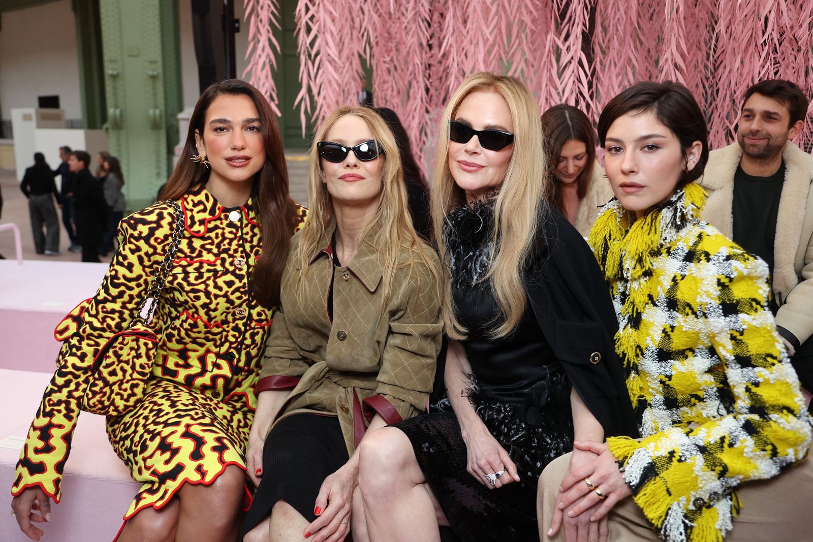 Di Paris, Barisan Depan Peragaan Chanel Haute Couture di Penuhi Deretan Selebritas Ternama