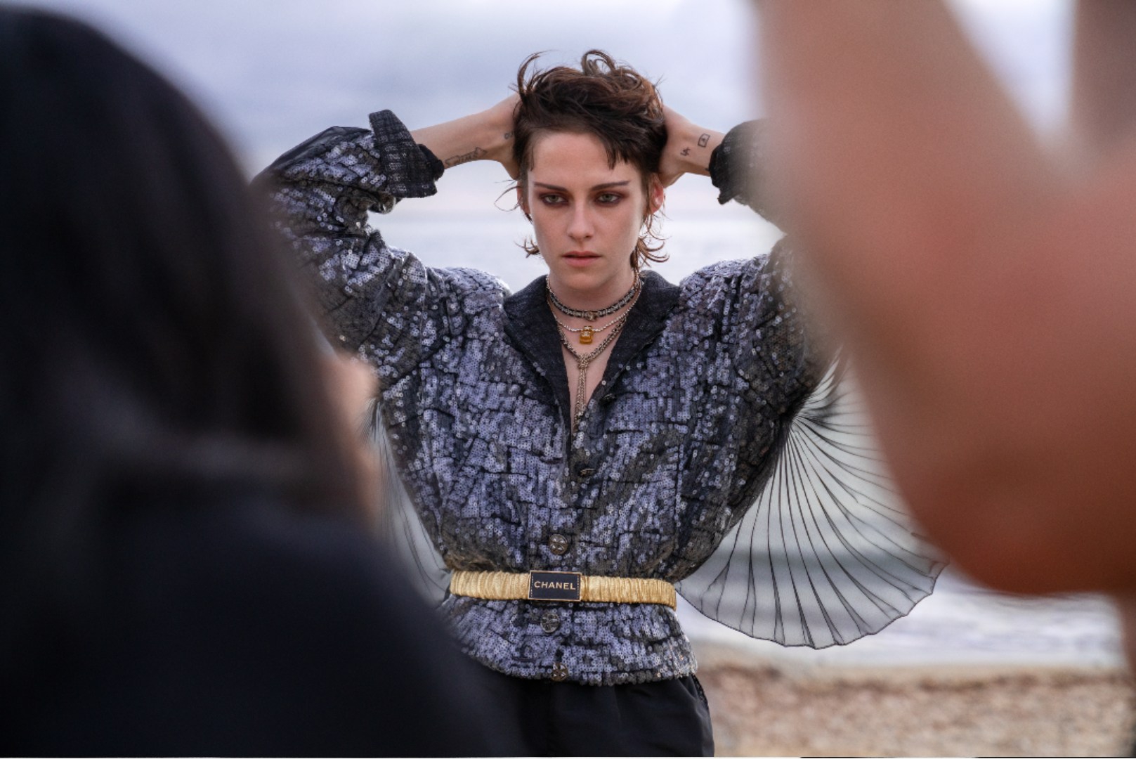 Kristen Stewart Menghidupkan Spirit Gabrielle Chanel Lewat Kampanye Terbaru Untuk Spring-Summer 2023.