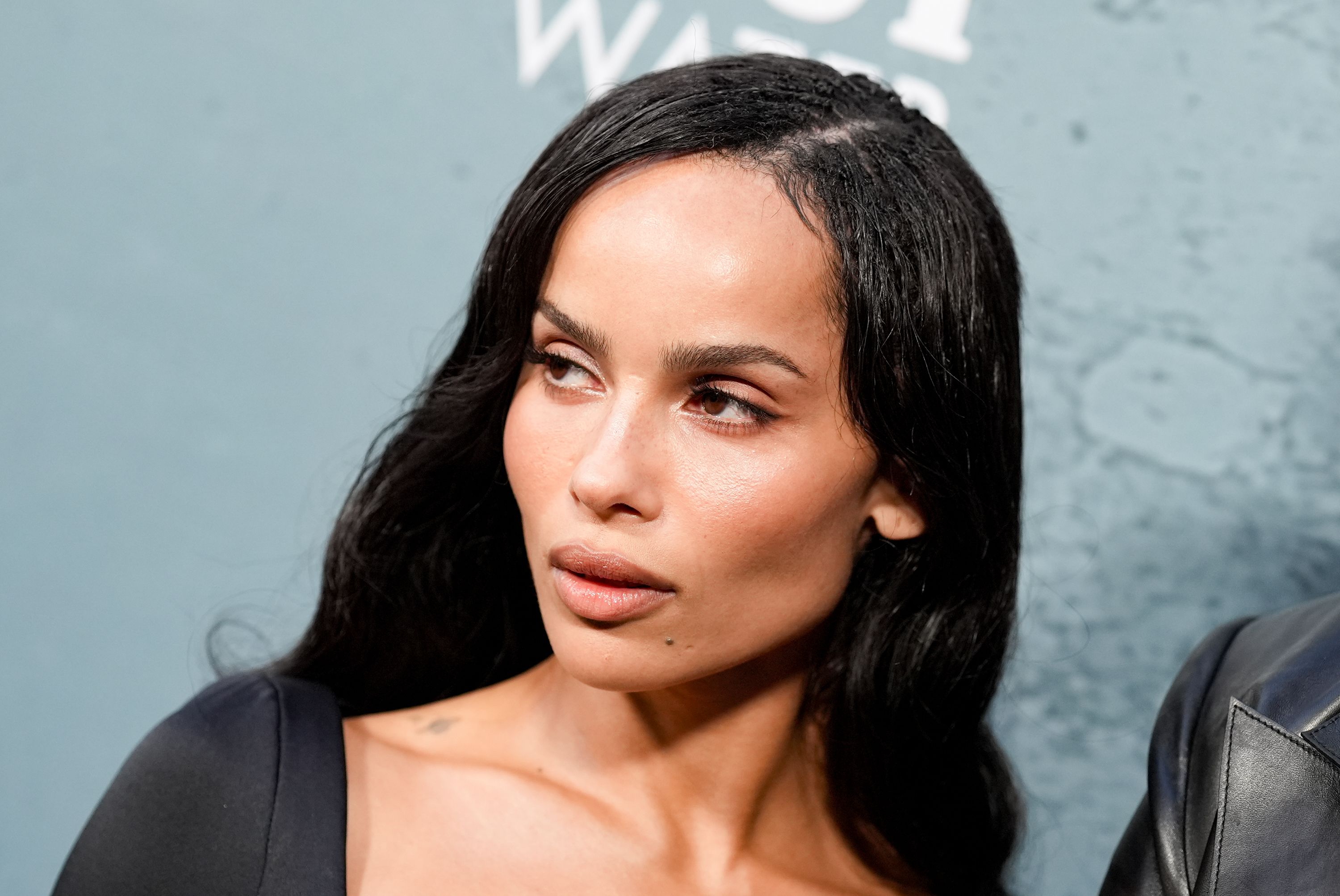 Mengapa Zoe Kravitz dan Harry Styles Melewatkan Malam Besarnya di Emmy 2025