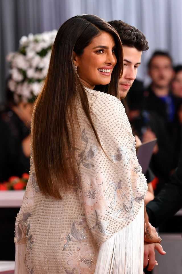 Priyanka Chopra Bagikan Pengalamannya Karantina bersama sang suami, Nick Jonas