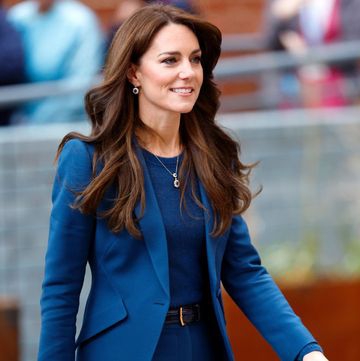 Setelan Sempurna Kate Middleton Saatnya Bertugas