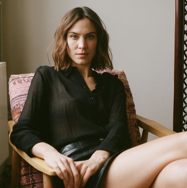Alexa Chung Bagikan Alasan Tentang Pentingnya Mendukung Usaha Kecil Selama Masa Libur Natal Ini