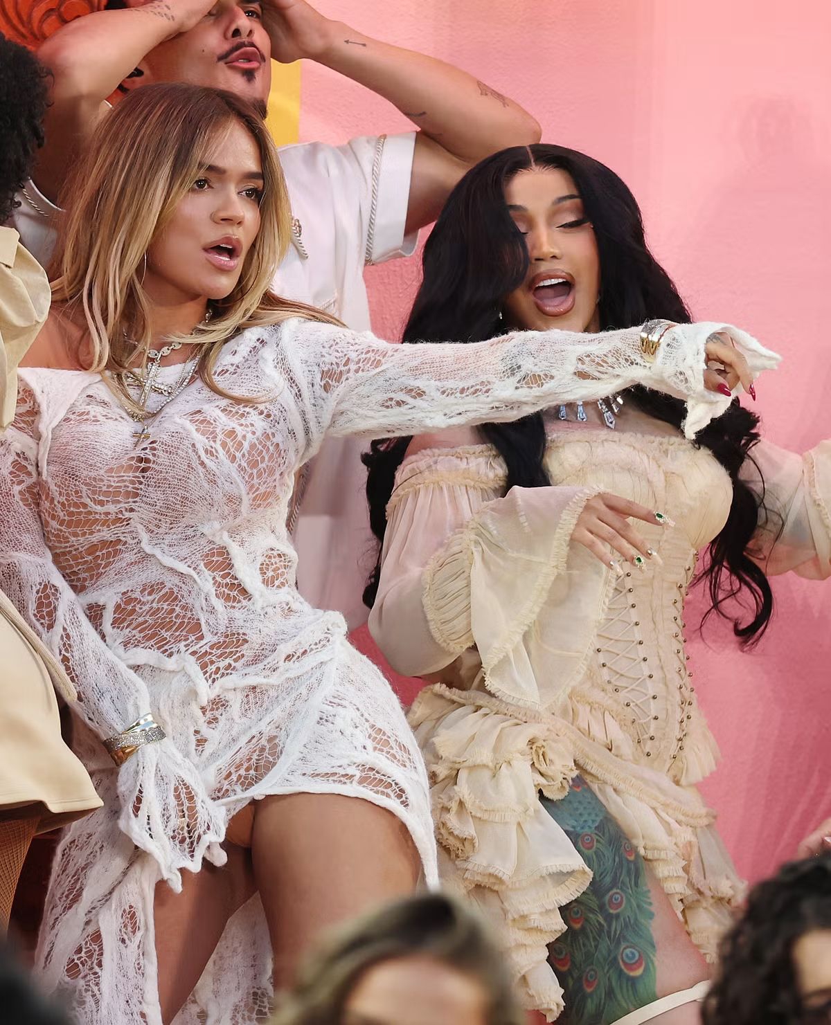 Karol G & Cardi B di Super Bowl 2026