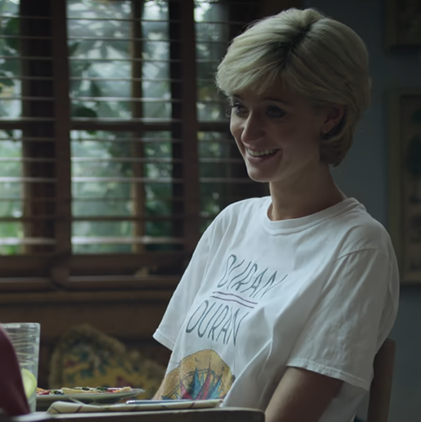 Elizabeth Debicki Akan Melelangkan Pakaian Mendiang Putri Diana