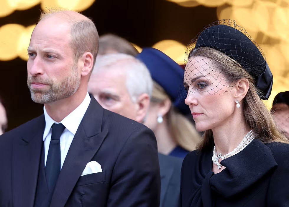 Putri Kate dan Pangeran William Terlihat Muram dalam Balutan Hitam di Pemakaman Duchess of Kent