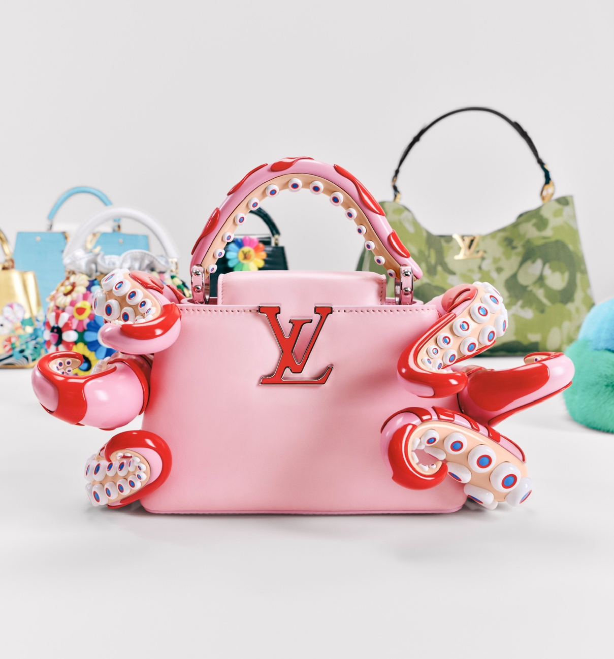 Sentuhan Imajinatif Takashi Murakami dalam Koleksi Artycapucines VII Louis Vuitton