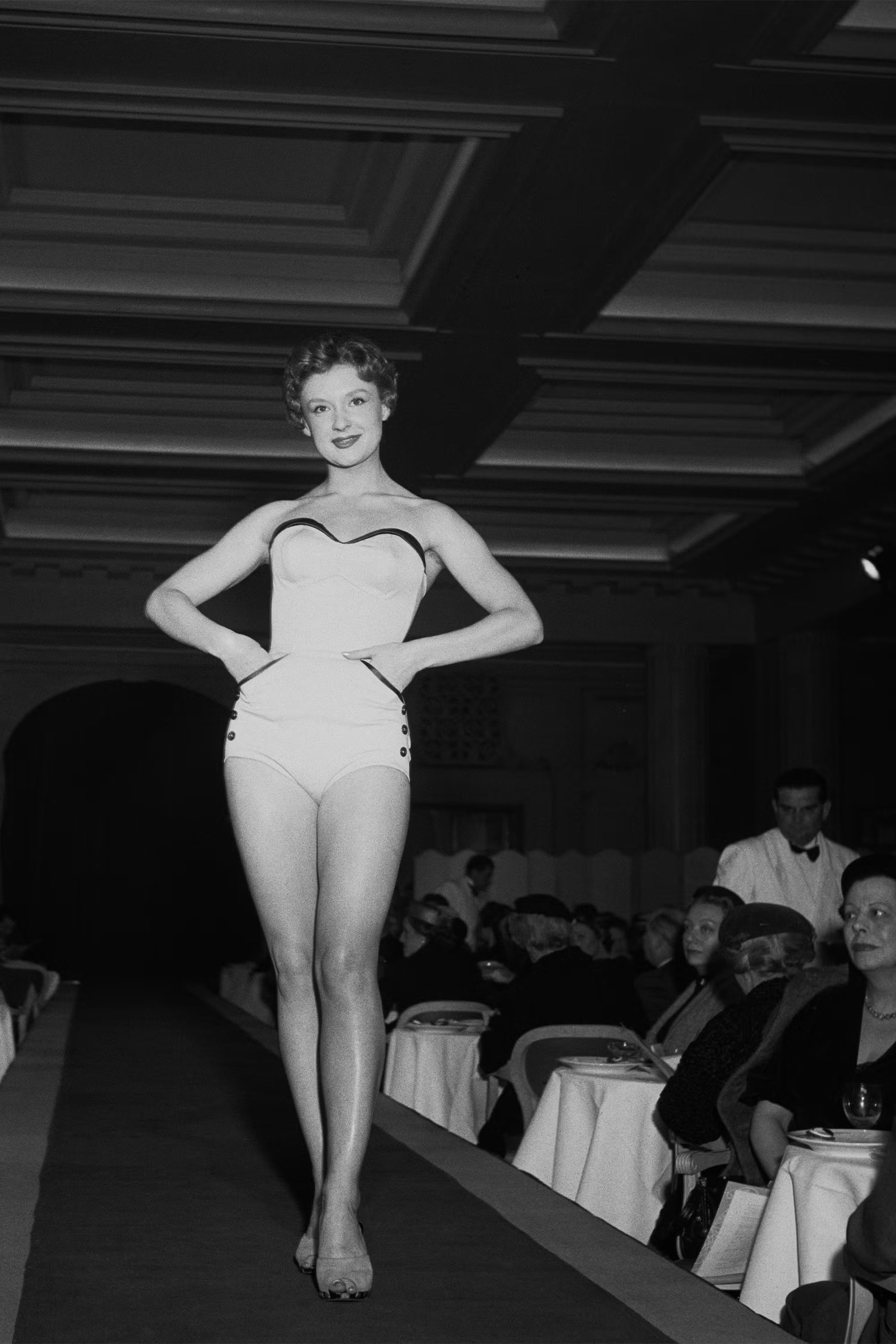 Menyimak Evolusi Fashion Week dalam Berbagai Foto
