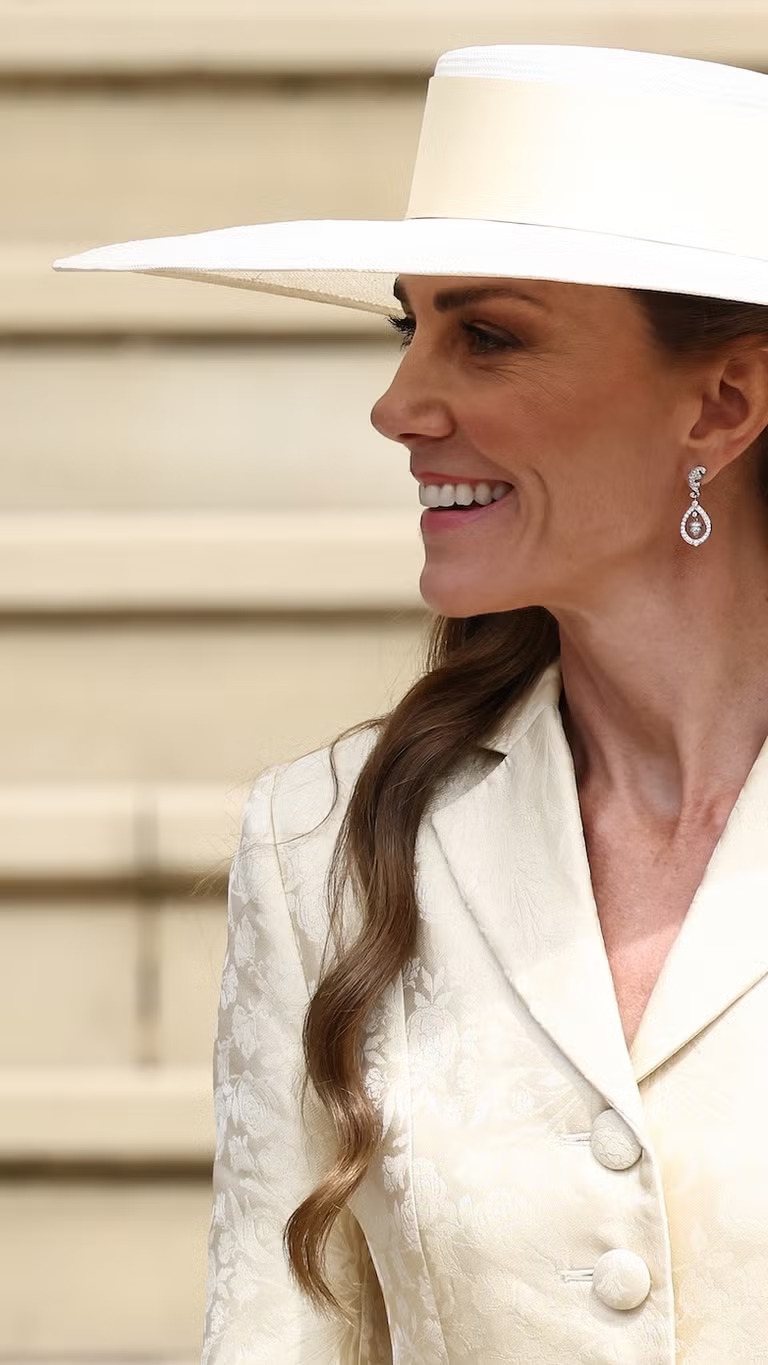 Princess Kate Kenakan Topi Lebar yang Jadi Salah Satu Penampilan Terbaiknya Tahun Ini