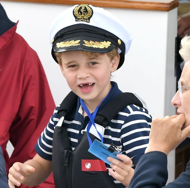 Pangeran George Makan Semut Hidup Saat Bertemu Bear Grylls