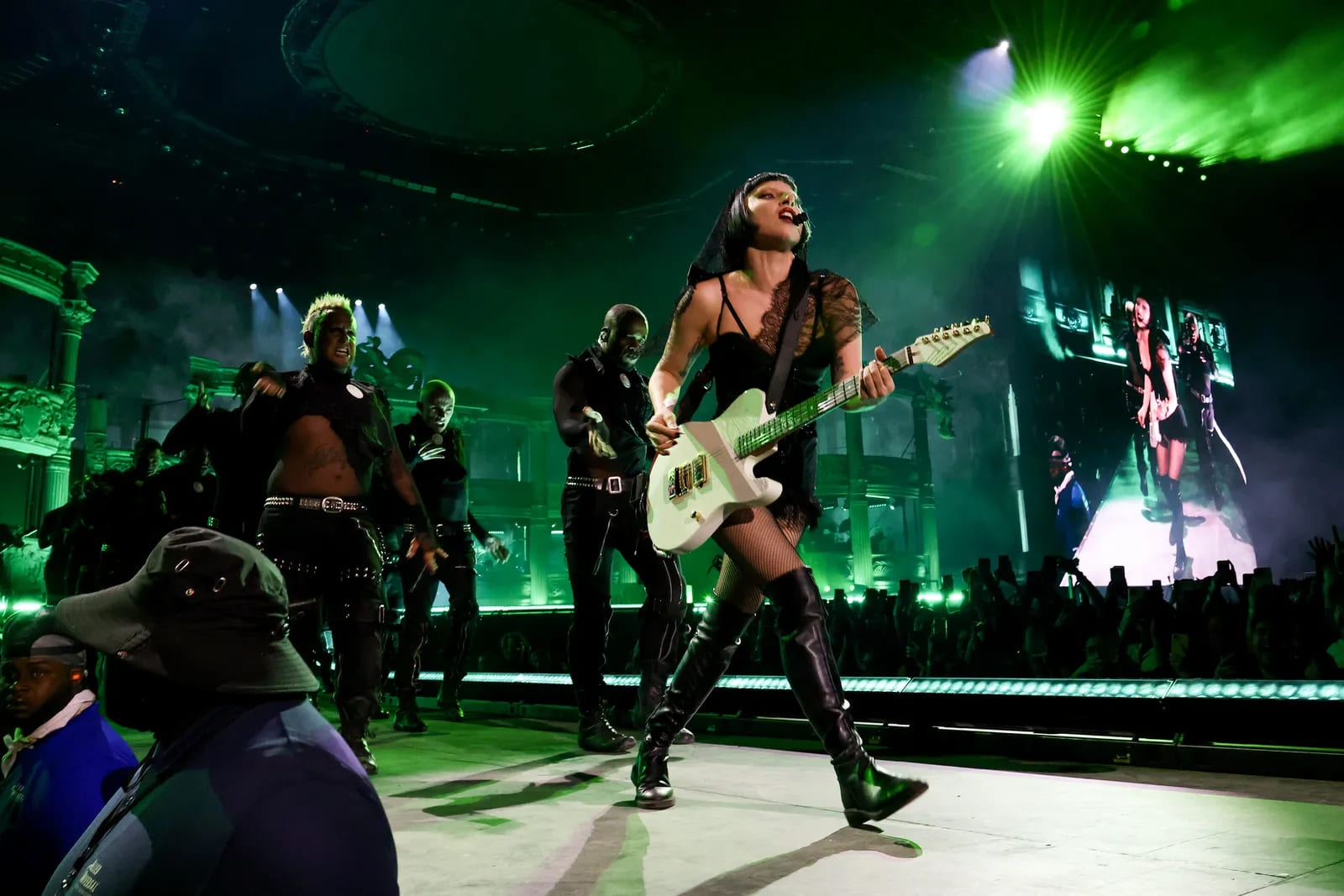 Lebih dari Sebuah Konser, Lady Gaga Ciptakan Teater Mode yang Megah di Coachella 2025