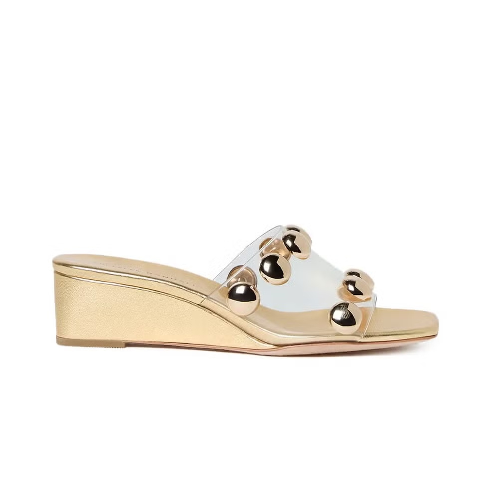 Dari Kiri ke Kanan: Loeffler Randall Enya Studded Wedge, Tory Burch Ella East-West Tote