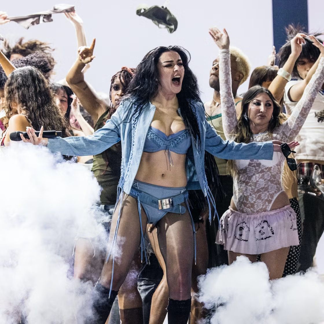 &ldquo;Lantai Dansa Sudah Mati&rdquo;&mdash;Charli XCX Sedang Membuat Album Rock