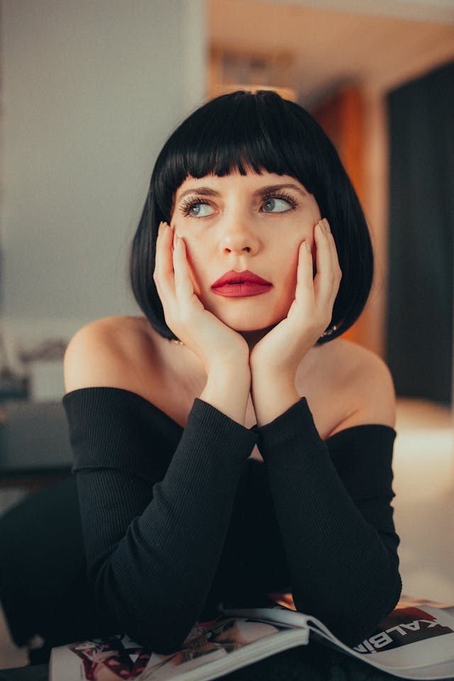 Model Poni Rambut Pendek: Tampil Stylish, Praktis, dan Modern