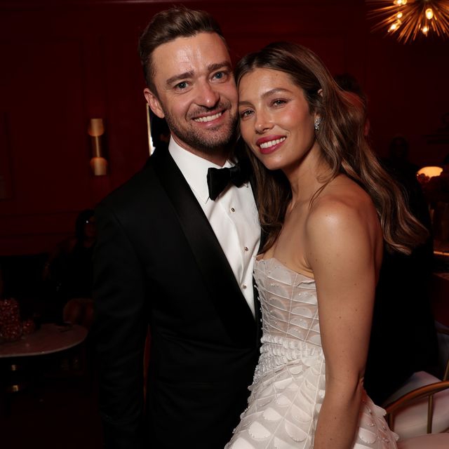 Jessica Biel Bagikan Foto Keluarga Langka Bersama Justin Timberlake dan Putranya