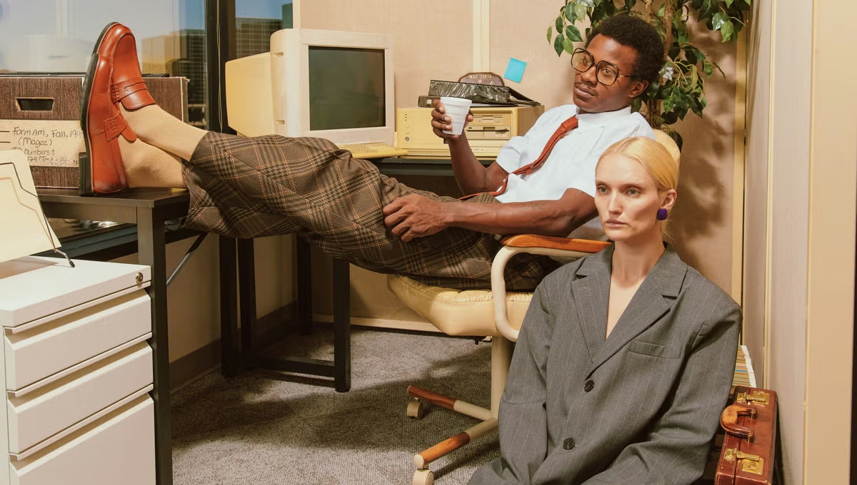 Mengapa Generasi Z Meromantisasi Pekerjaan Kantoran Mereka?