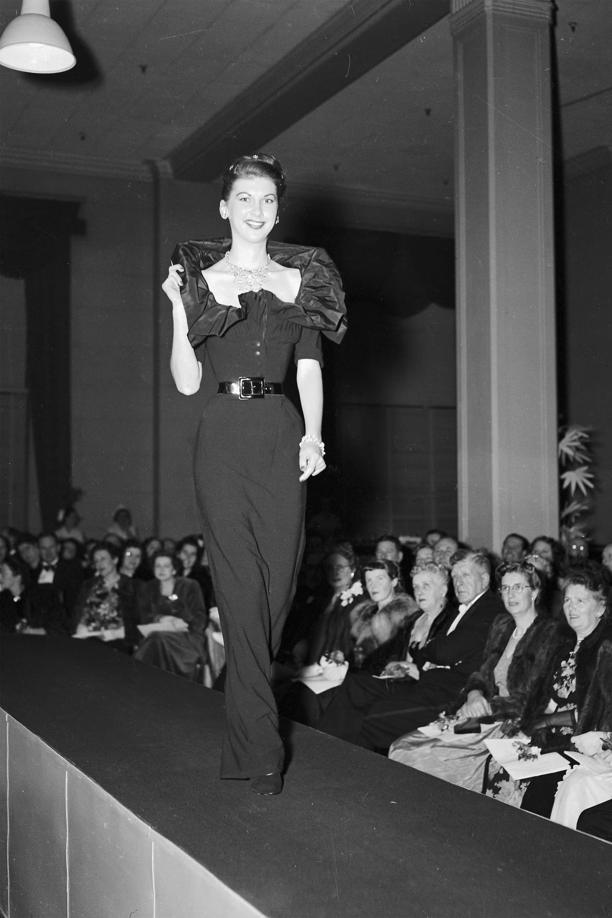 Menyimak Evolusi Fashion Week dalam Berbagai Foto