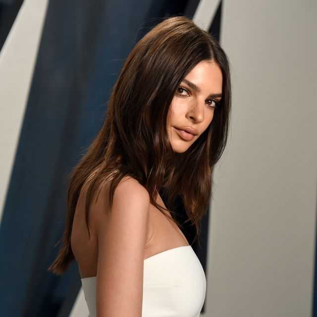 Emily Ratajkowski Umumkan Kehamilan Anak Pertamanya dengan Sang Suami!