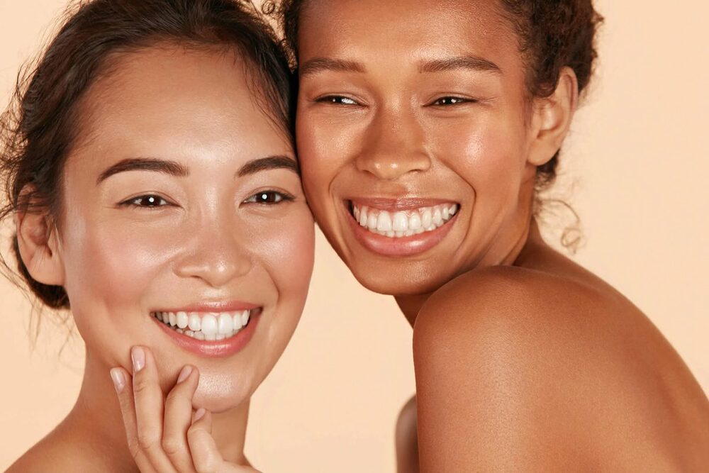 Pilihan Warna Baju yang Cocok untuk Kulit Sawo Matang