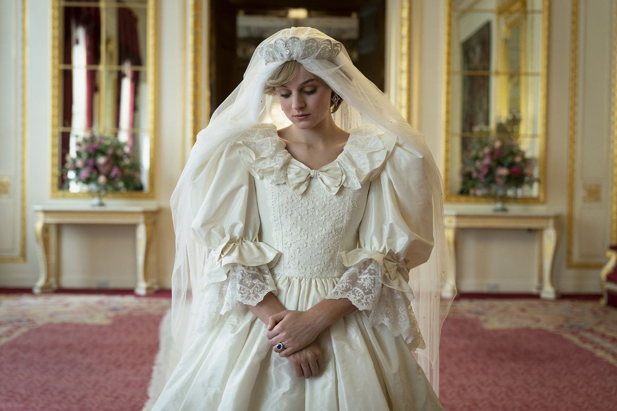 The Crown Tolak Beri Peringatan Bahwa Serial Tersebut Fiksi