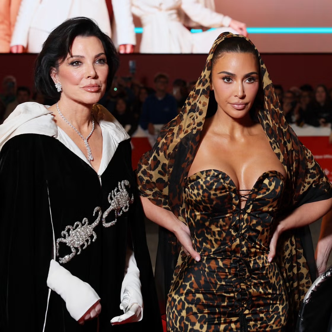 Kim Kardashian dan Kris Jenner Berbusana Vintage untuk Kencan Ibu dan Anak di Festival Film