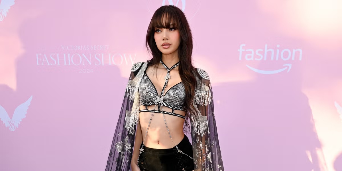 Seluruh Penampilan Glamor di Karpet Merah Victoria's Secret Fashion Show 2024