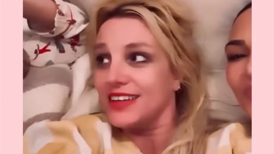 Britney Spears Nikmati Slumber Party Penuh Tawa Bersama Keluarga Kardashian