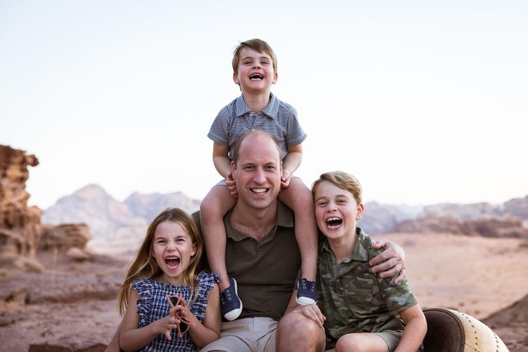 Foto Pangeran William Bersama George, Charlotte, dan Louis Dalam Rangka Hari Ayah