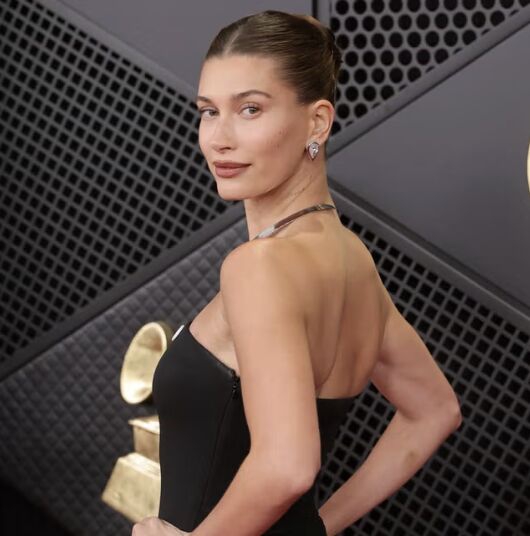 Hailey Bieber Ungkap Perubahan Rambut Besar Menyambut Musim Gugur