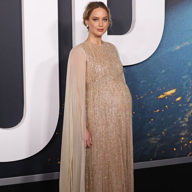 Jennifer Lawrence Dikabarkan Telah Melahirkan Anak Pertamanya