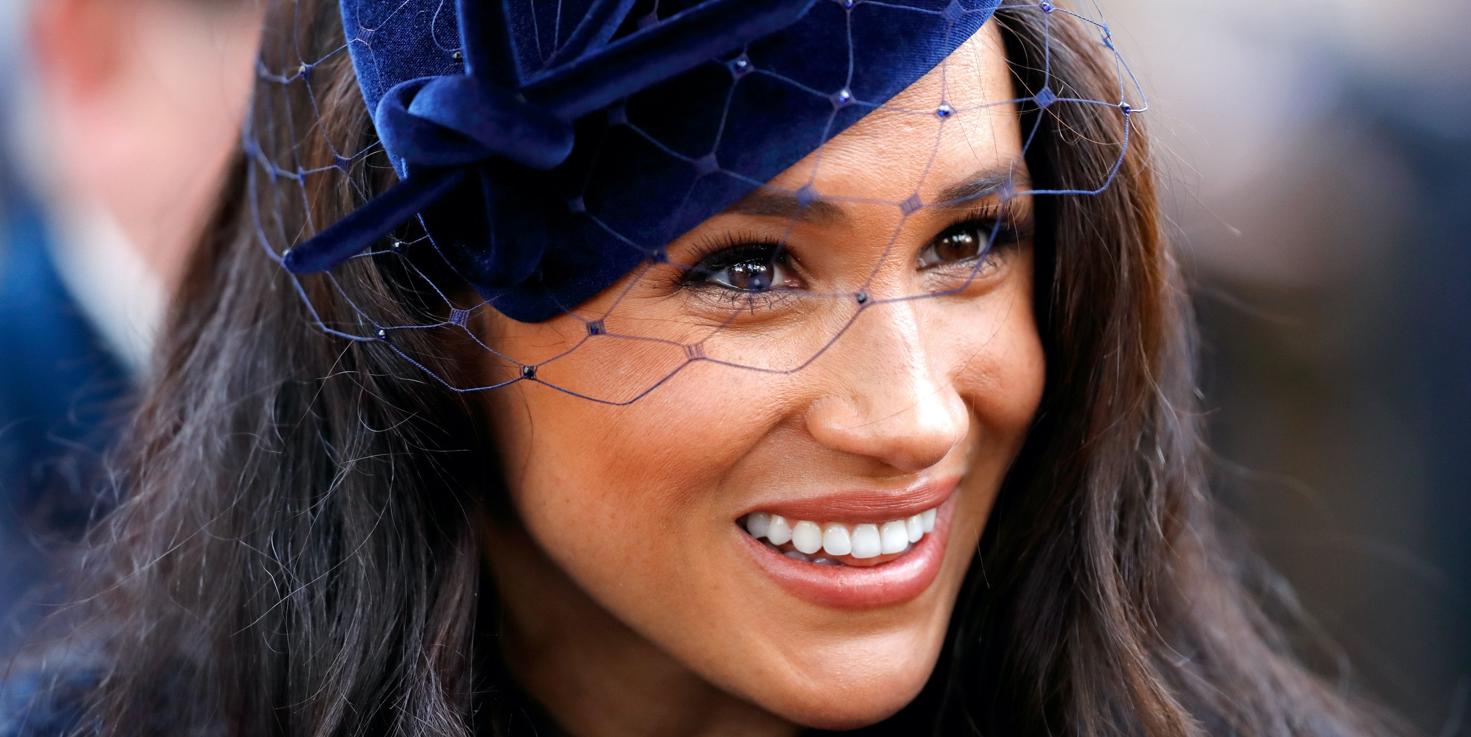 Meghan Markle Terlihat Sangat Elegan dalam Pakaian Serba Navy di Parade Trooping the Colour