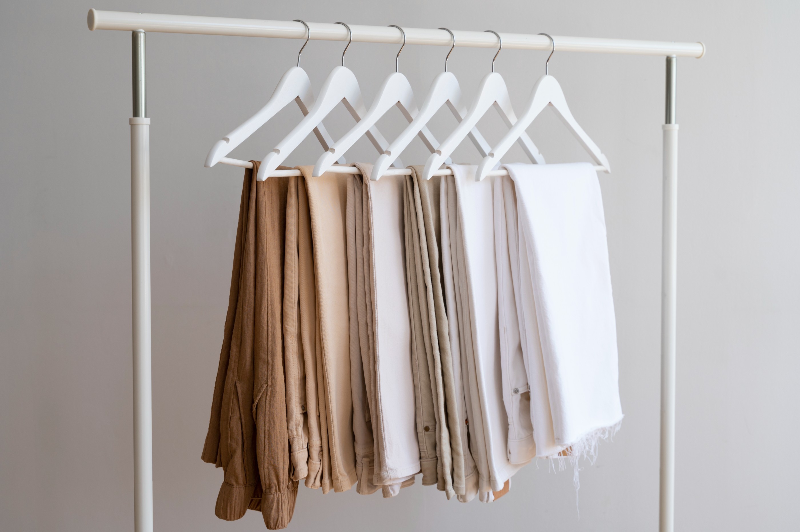 Ketahui Perbedaan Warna Ivory dan Beige dalam Dunia Fashion