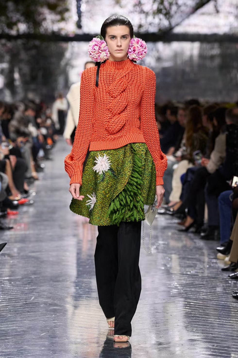 Look 42/63 mix and match orange tweed sweater with green obi pants