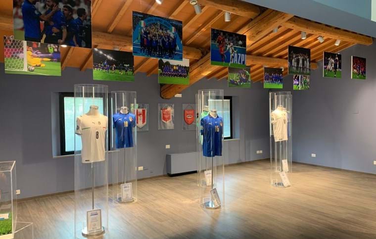 5 Hal Tentang Jersey Sepak Bola yang Perlu Anda Ketahui, Termasuk yang Paling Klasik, Termahal, hingga Terbaru