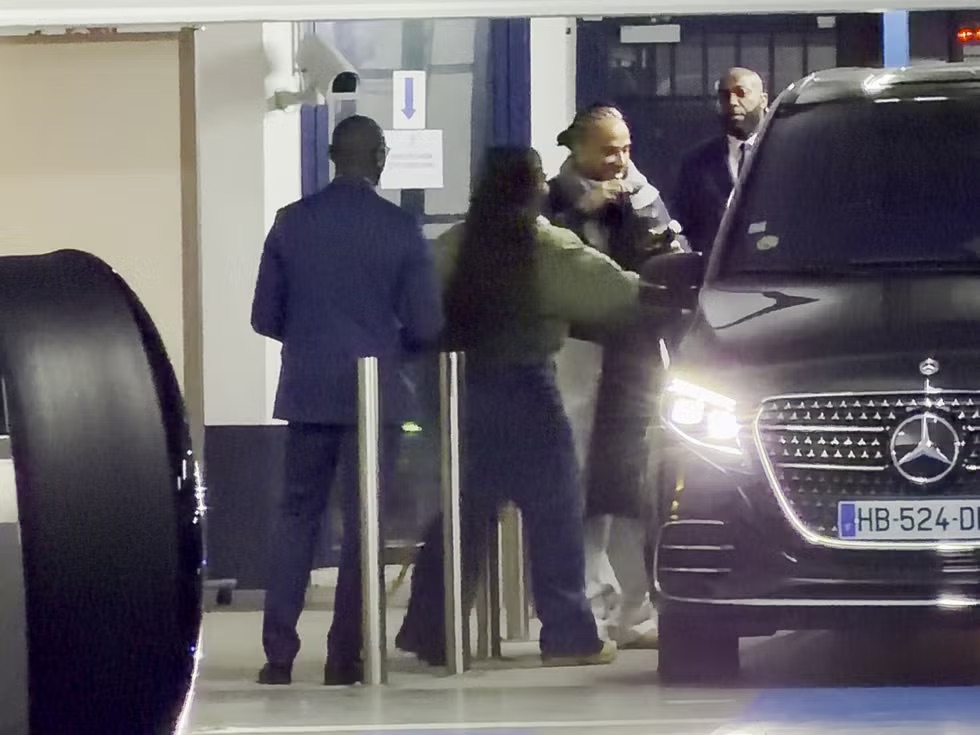 Kim Kardashian dan Lewis Hamilton di Paris