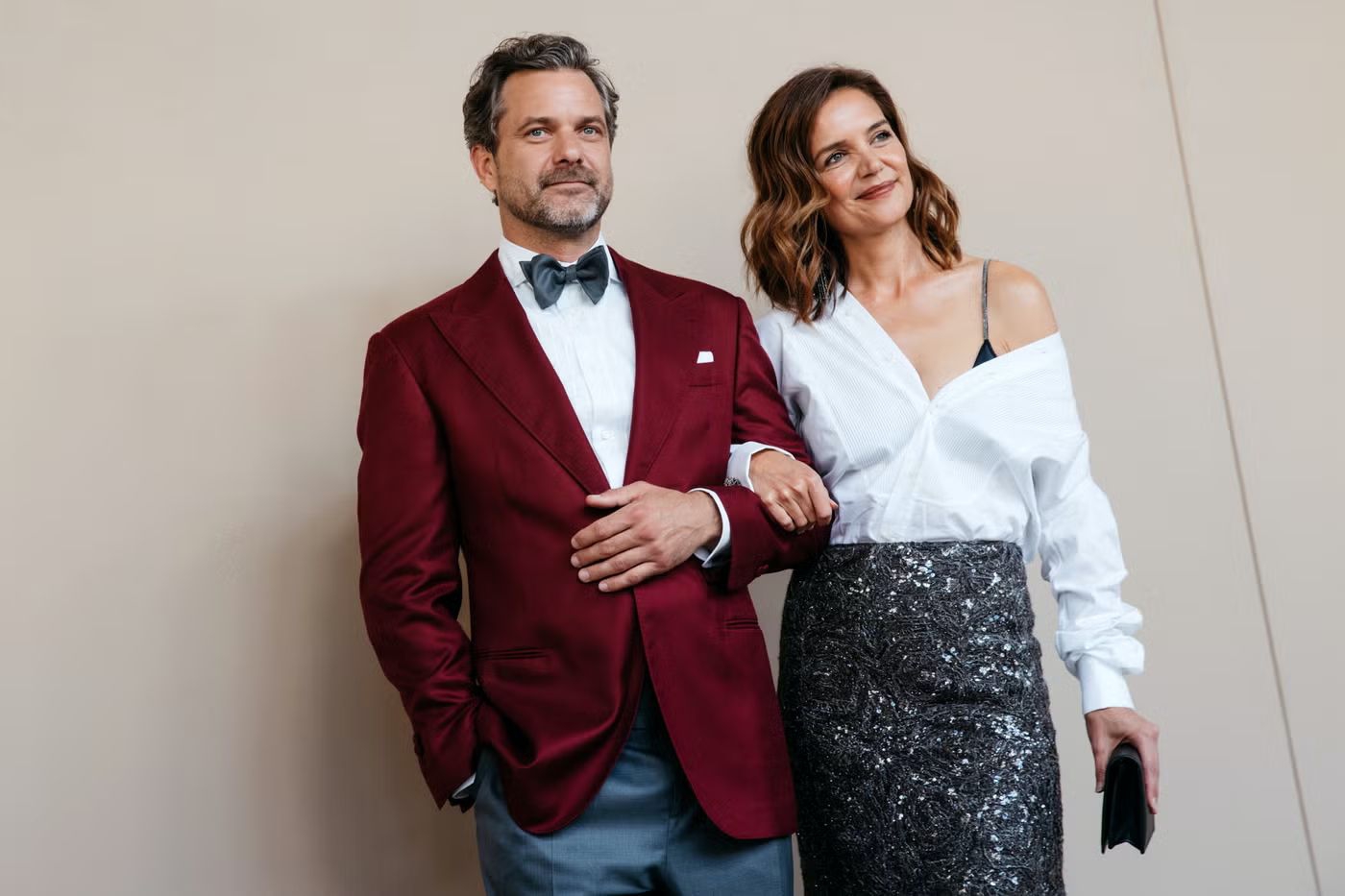 Katie Holmes dan Joshua Jackson Menghadirkan Reuni Hangat dengan Pakaian Formal di Pemutaran Film Dokumenter Brunello Cucinelli