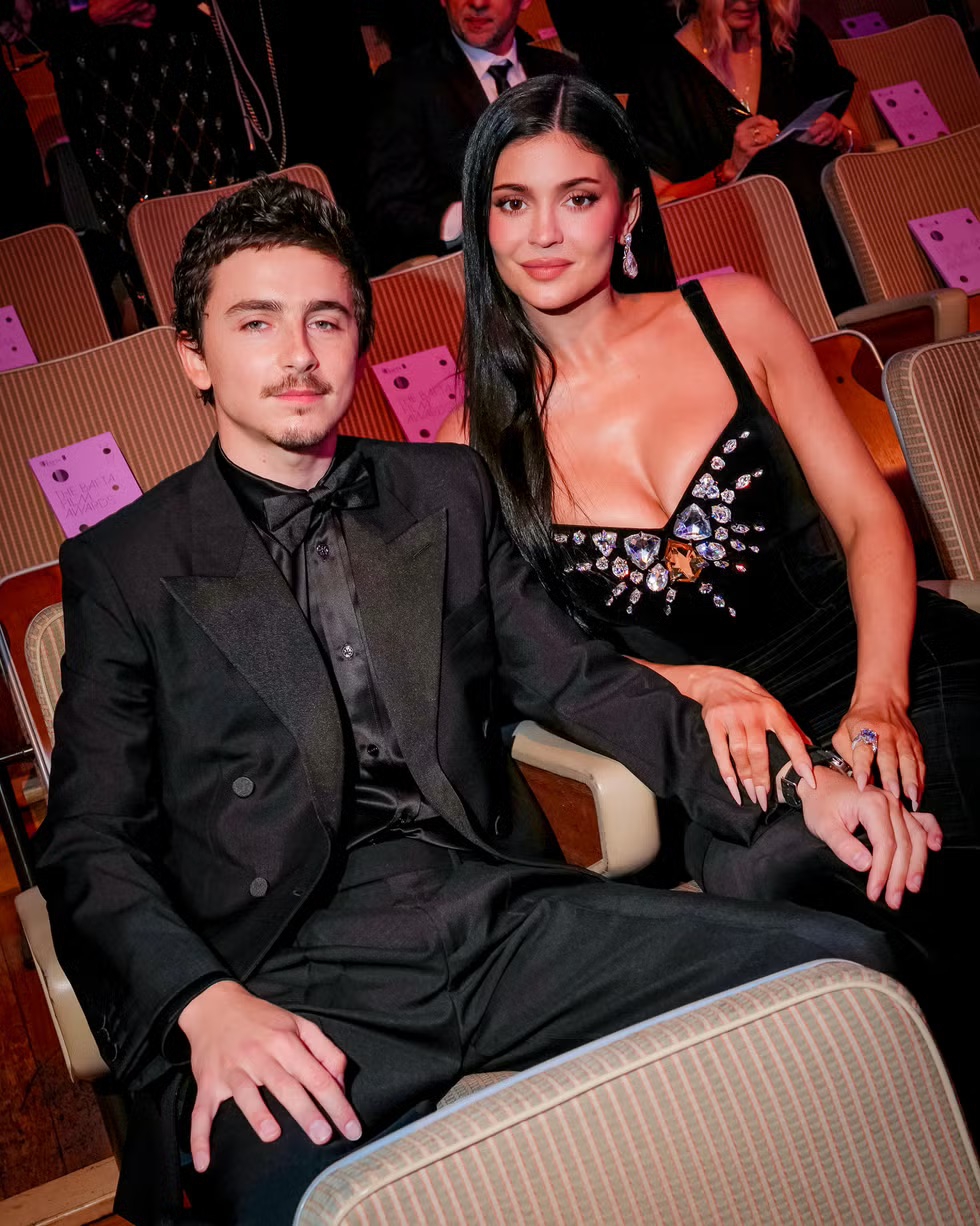 Kylie Jenner dan Timoth&eacute;e Chalamet di BAFTA 2026
