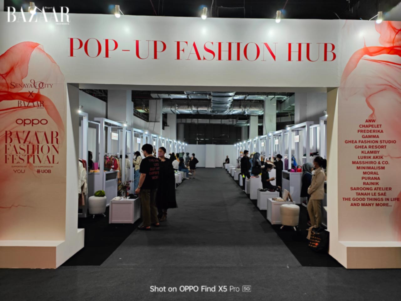 Pop-Up Fashion Hub
