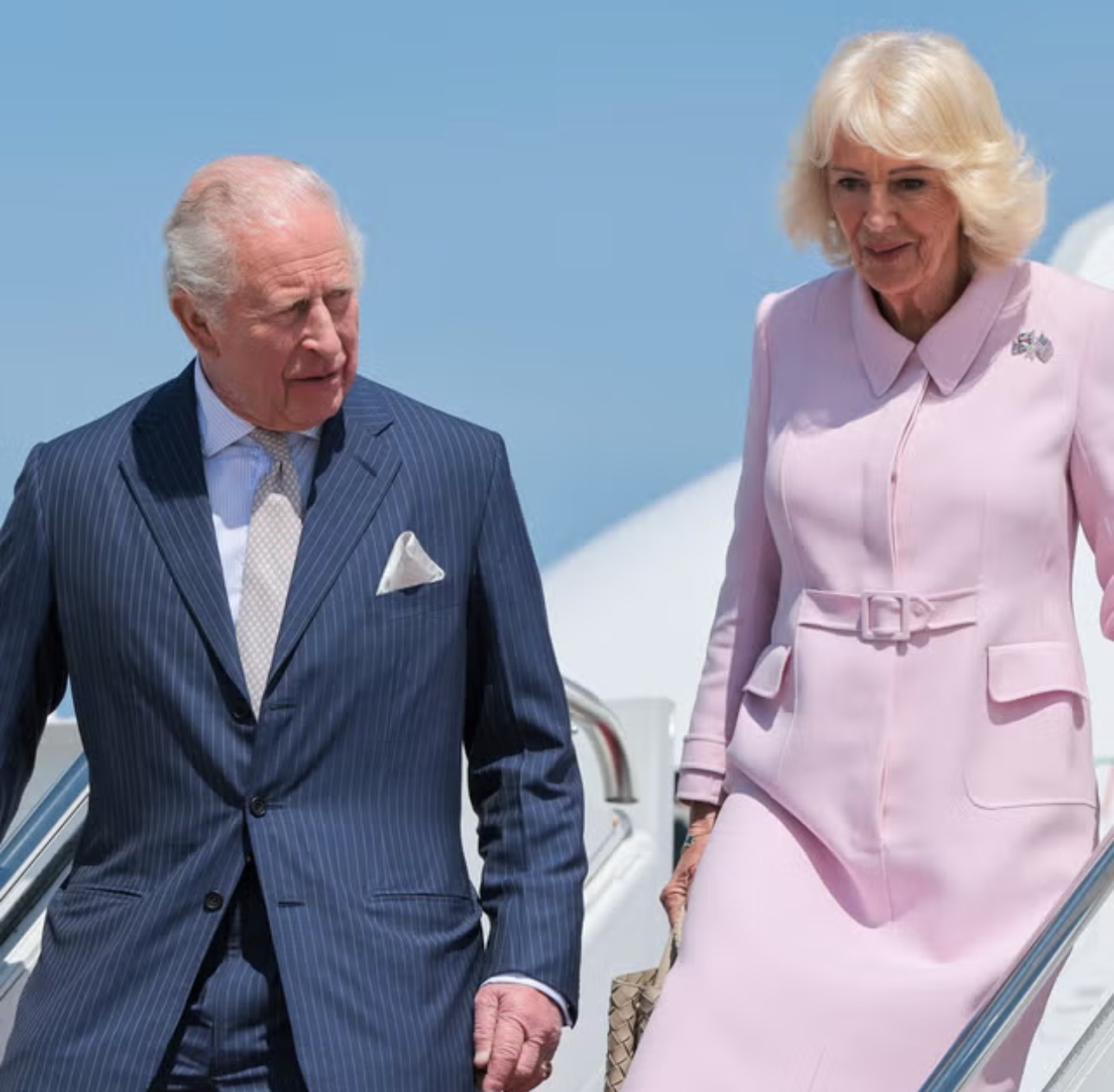 Raja Charles III dan Ratu Camilla Tiba di Washington, D.C. untuk Kunjungan Kenegaraan Bersama Trump