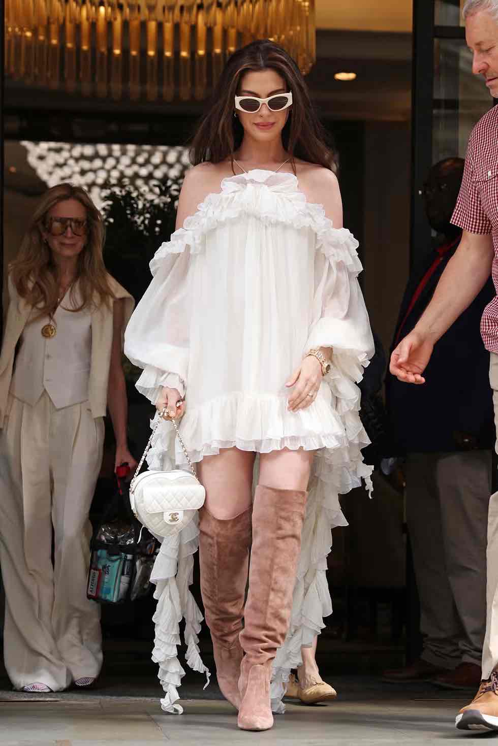 Anne Hathaway_03