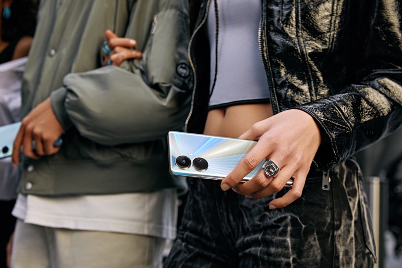 Inovasi Teknologi Terdepan di Smartphone Kelas Menengah: realme 10 Pro+