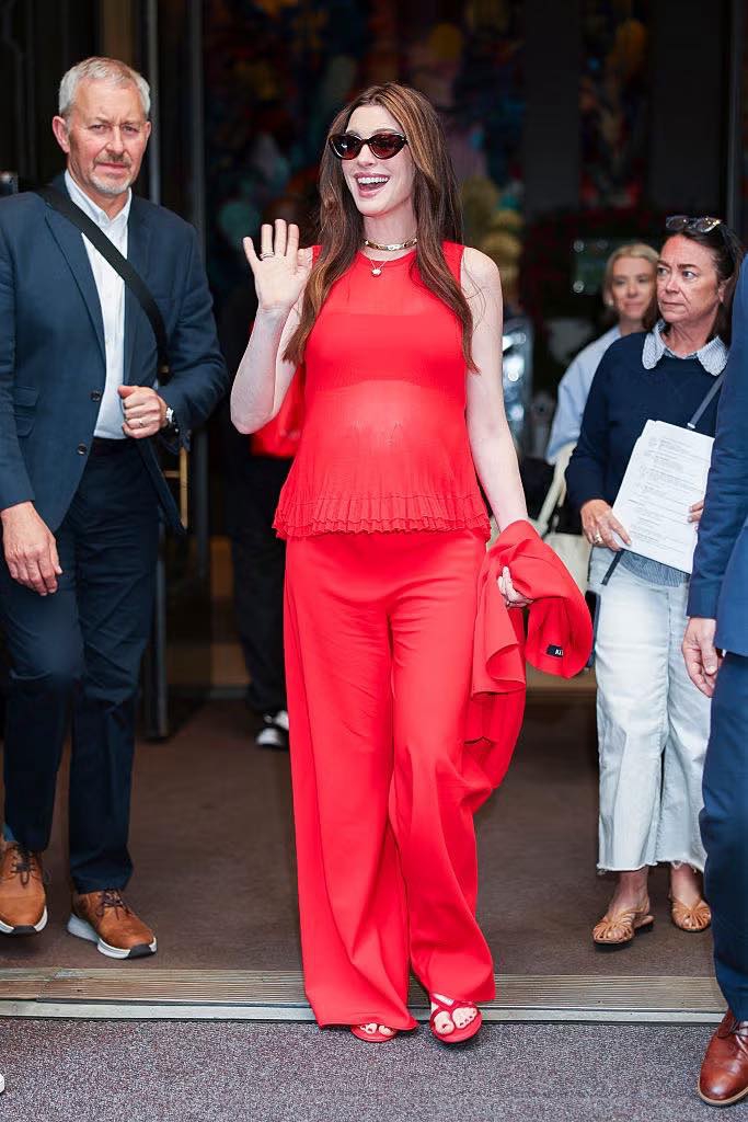Anne Hathaway_02