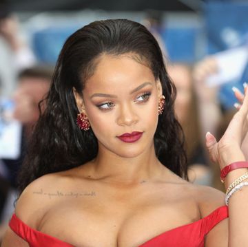 Maternity Shoot Rihanna Tanpa Busana yang Sensual