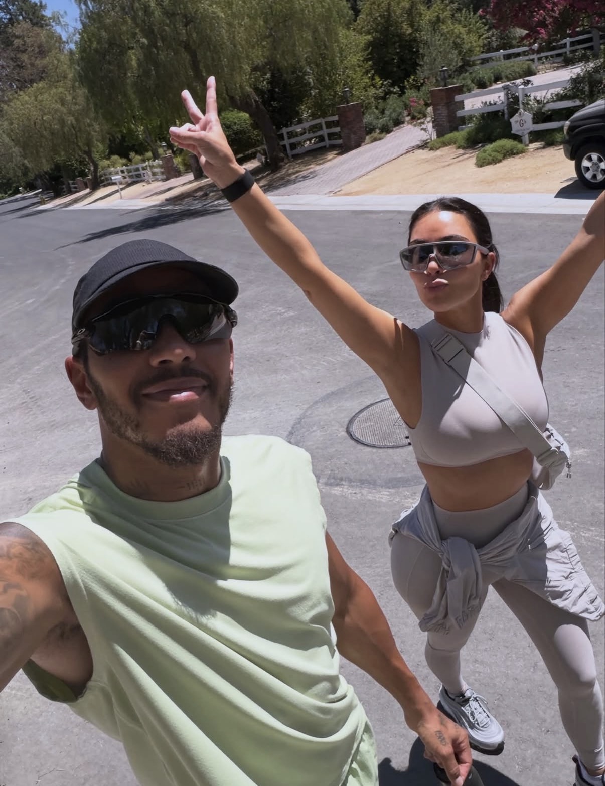 Lewis Hamilton Bagikan Kumpulan Foto Terbaru Bersama Kim Kardashian