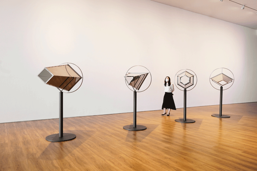 Olafur Eliasson - Multiverses and futures (2017). Pameran ‘Semesta dan Angan: Pilihan Karya dari Koleksi Museum MACAN’, Museum MACAN, 2021