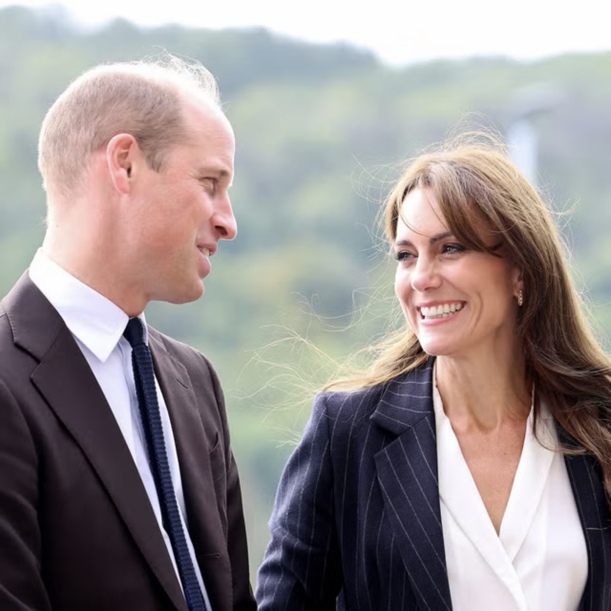 Pangeran William Bagikan Sisi Romantisnya untuk Putri Kate dalam Wawancara Radio yang Langka