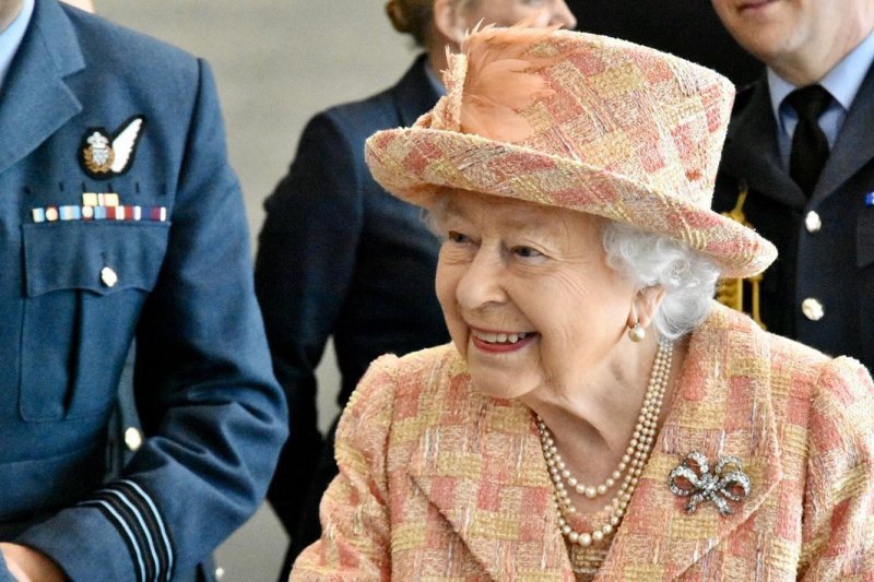 Ratu Elizabeth II Sedang Menanti Gilirannya Untuk Mendapatkan Vaksin COVID-19
