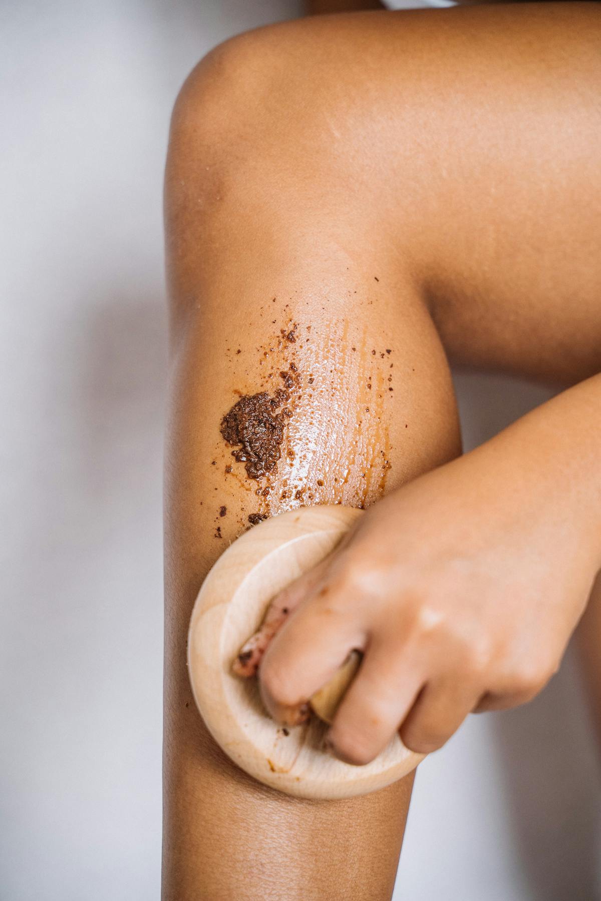 BODY SCRUB ALAMI UNTUK CIPTAKAN KULIT HALUS DAN MULUS 